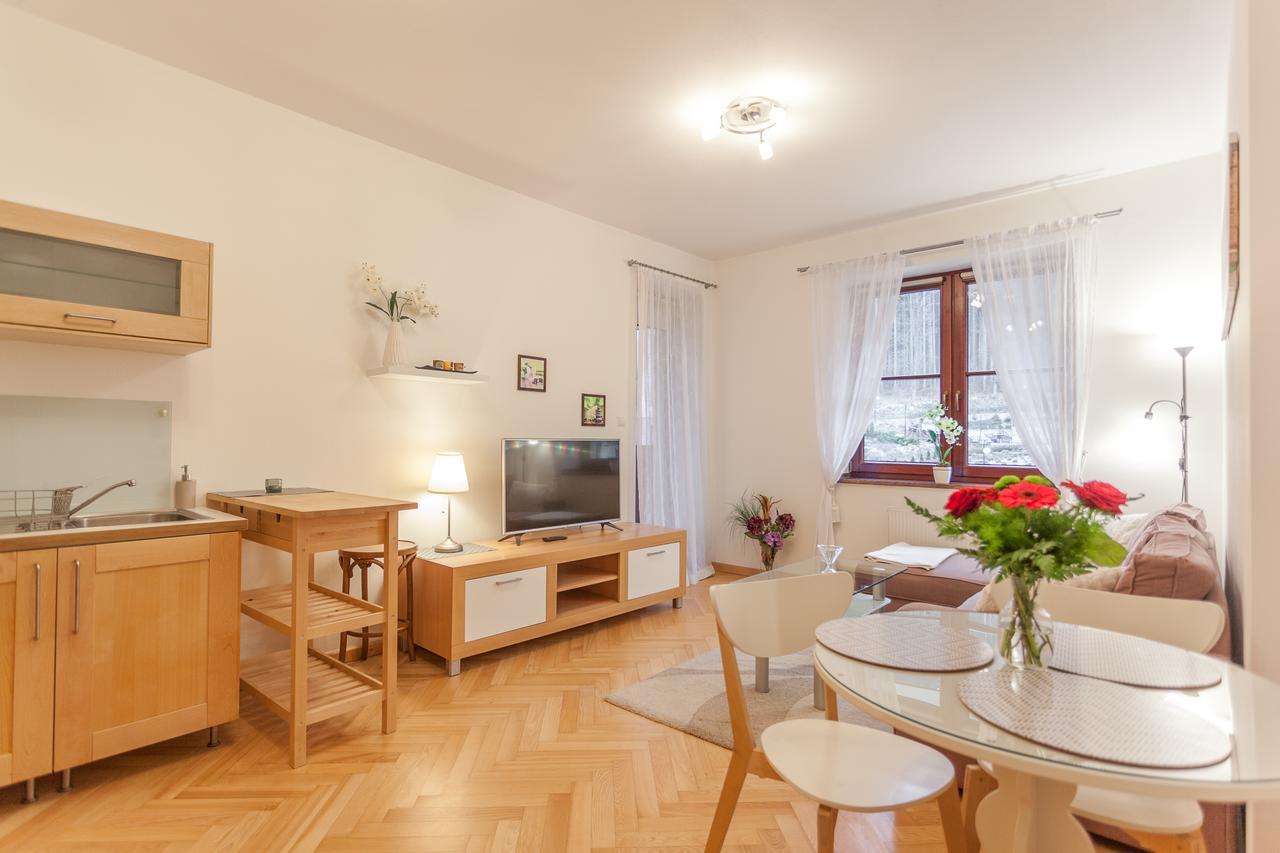 Parkowa Polana Myweek Apartman Polanica-Zdrój Kültér fotó