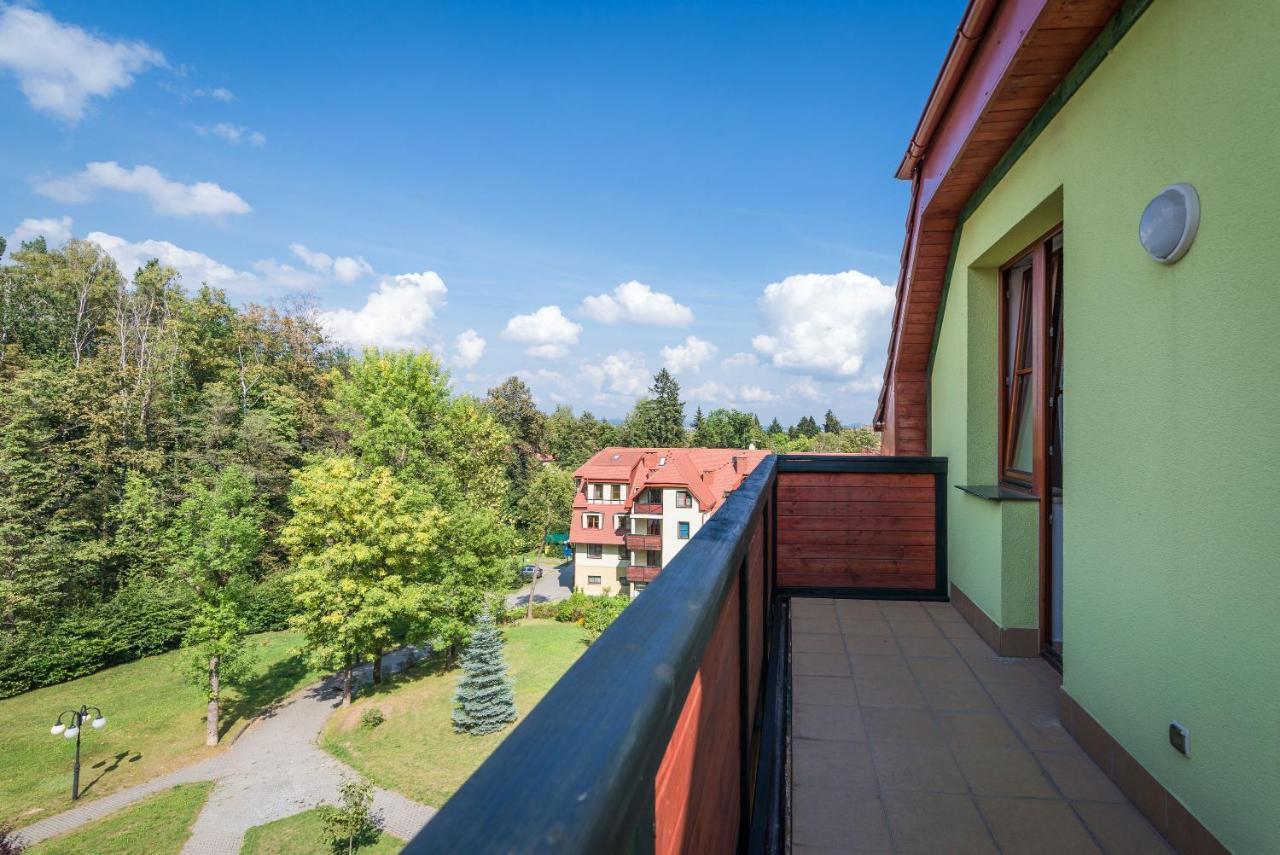 Parkowa Polana Myweek Apartman Polanica-Zdrój Kültér fotó